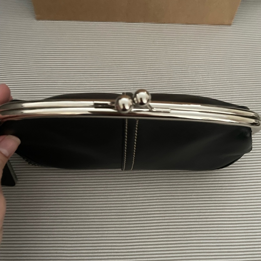 Coach Kisslock Black Leather Wristlet - Picture 3 of 9